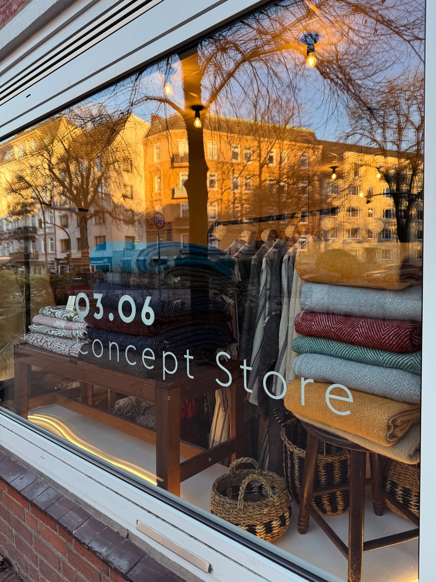 0306 Concept Store vitrininden görünüm